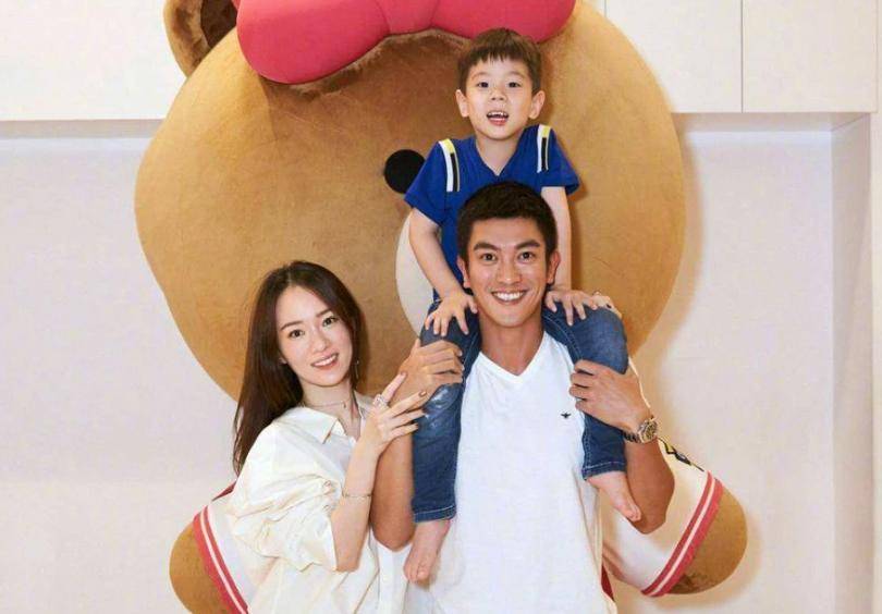 人设造假杜江和霍思燕的体面还在吗？开元棋牌网站结婚10年从秀恩爱到(图2)