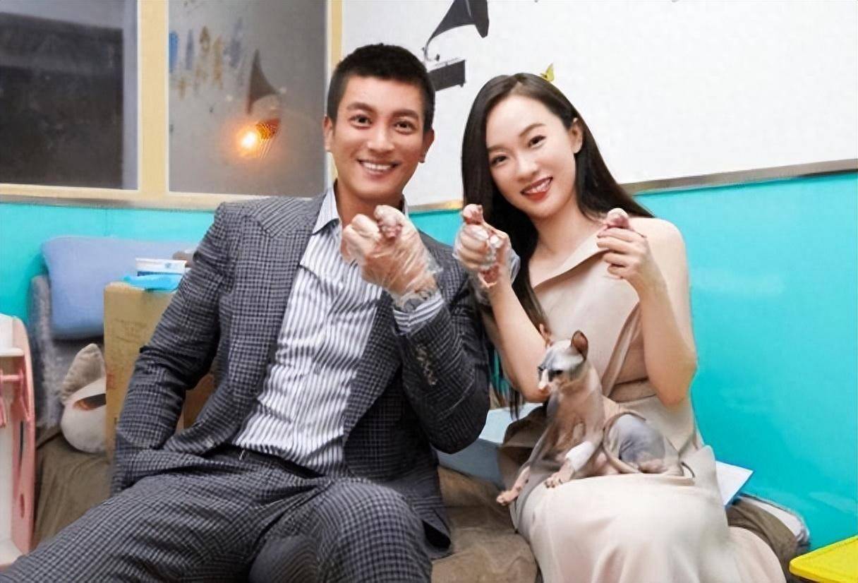 人设造假杜江和霍思燕的体面还在吗?开元棋牌网站结婚10年从秀恩爱到(图3) 人设造假杜江和霍思燕的体面还在吗?开元棋牌网站结婚10年从秀恩爱到(图3)