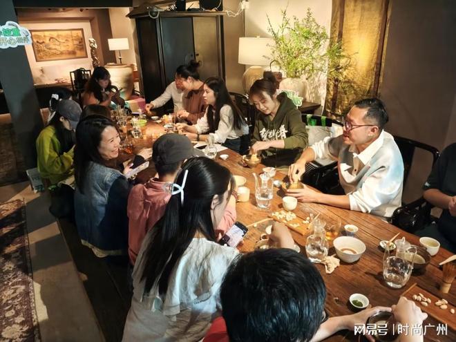 伴健康生活|广州时尚媒体 集团 传媒开元棋牌试玩时尚媒体|美国开心果相(图2) 伴健康生活|广州时尚媒体 集团 传媒开元棋牌试玩时尚媒体|美国开心果相(图2)